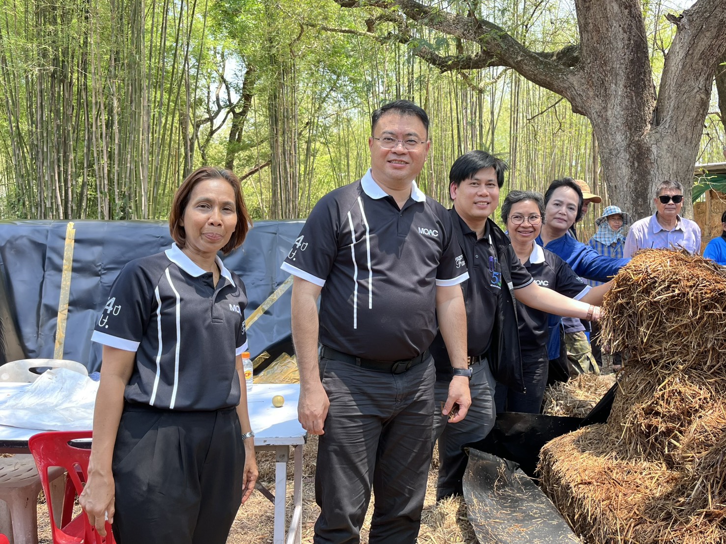 title - วันอังคารที่ 31 มีนาคม 2569 นายวิทูล ประดิษฐบุญ ปฏิรูปที่ดินจัังหวัดปราจีนบุรี พร้อมด้วย เจ้าหน้าที่ ส.ป.ก.ปราจีนบุรี เข้าร่วม กิจกรรมเปิดโครงการ Kick off การใช้ประโยชน์ จากฟางข้าวตาม 